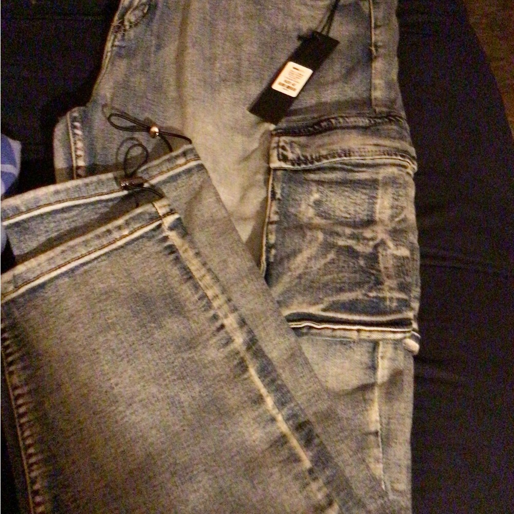 Levi's Jeans in Blue with Classic Fit and Levi's Branding